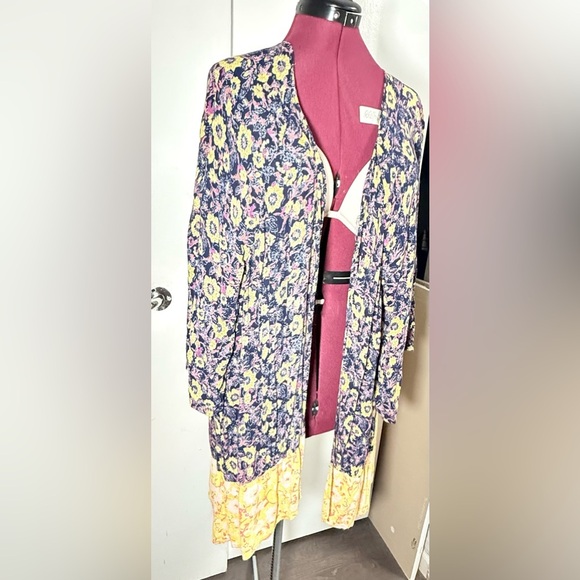 Billabong Vibrant Floral Knit - Picture 2 of 7